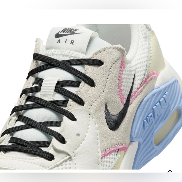 New With Box Women’s Nike Air Max Excee in Sail/ Off Noir-Alabaster size 10 - Picture 7 of 11